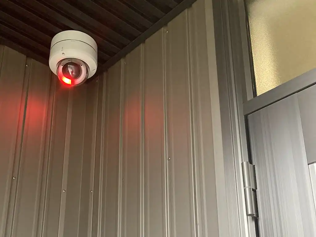 オフィス入口の顔認証